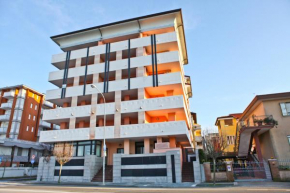 Capitol Apartments, Grado
